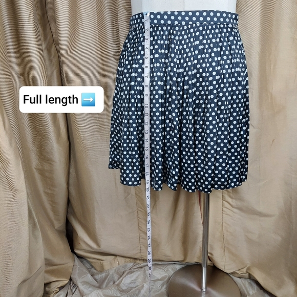 SOLD🚫🚫🚫J.crew Navy blue polka-dot skirt - Picture 5 of 9